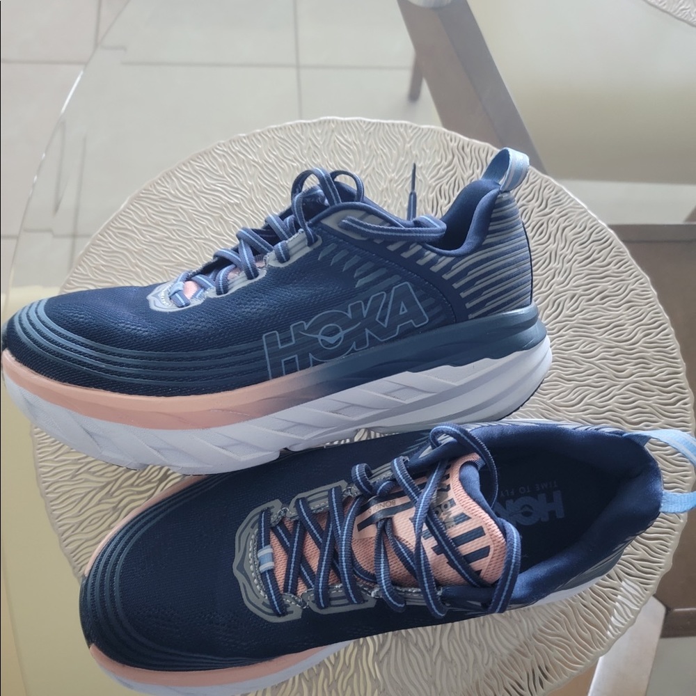 Hoka Bondi 6 shoes size 7.5